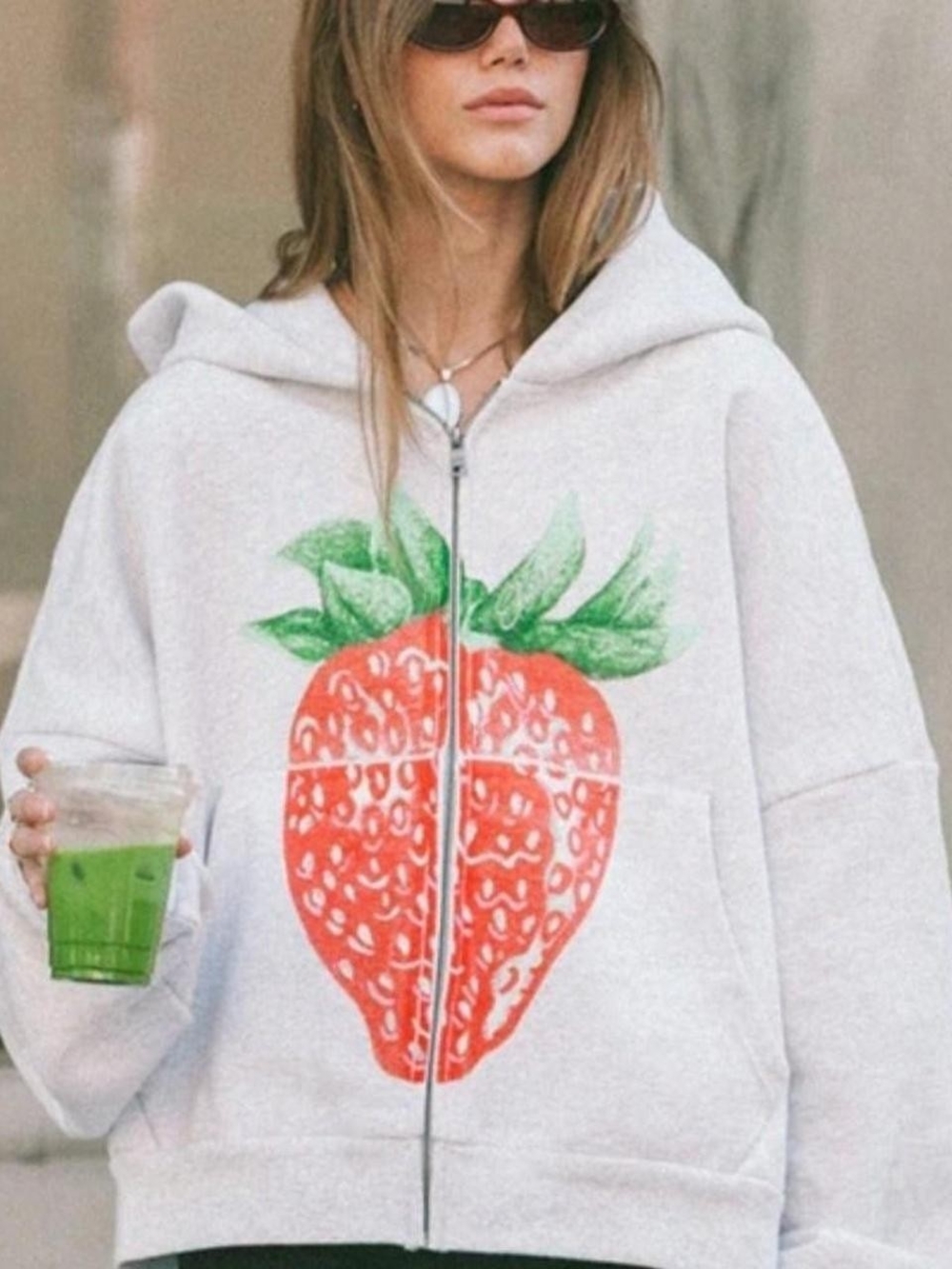 ❌️Dont Buy❌️Y2k Elwood Strawberry oversized cropped hoodie size large